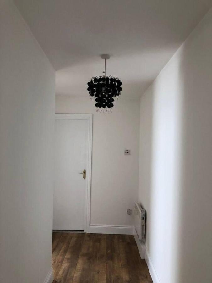 Beautiful 1-Bed Apartment In Корк Екстериор снимка
