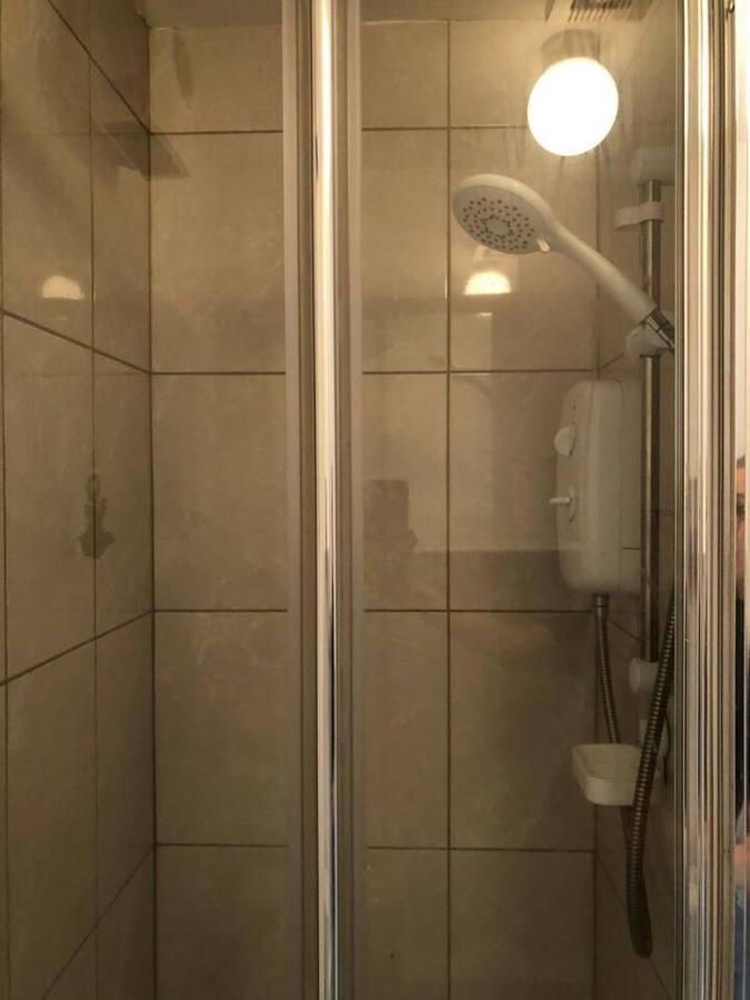 Beautiful 1-Bed Apartment In Корк Екстериор снимка